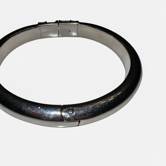 MICHAEL KORS Magnetic Silver Tone Crystal Diamond Pave Bangle Bracelet Gorgeous! - Picture 4 of 8